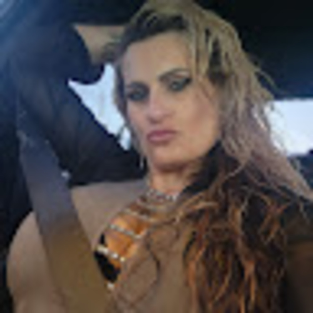 Meet your Posher, Roxanne